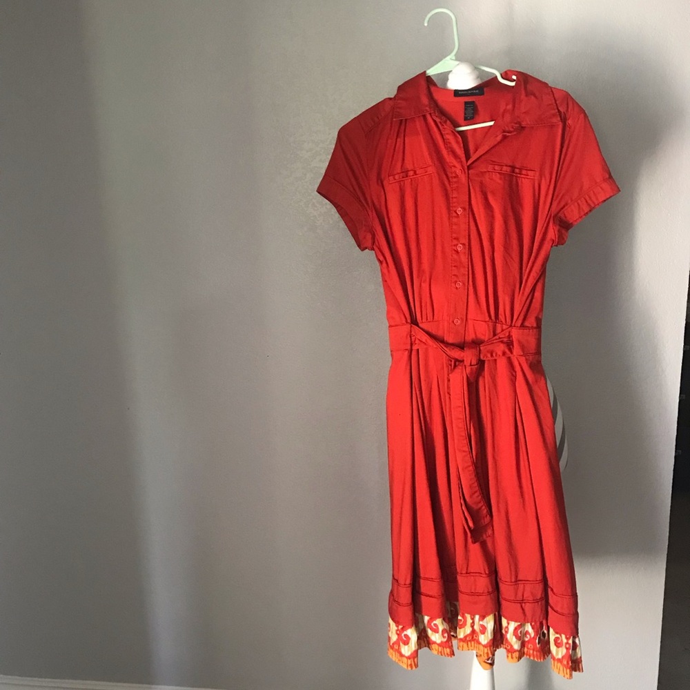 Pretty, belted buttoned down dress